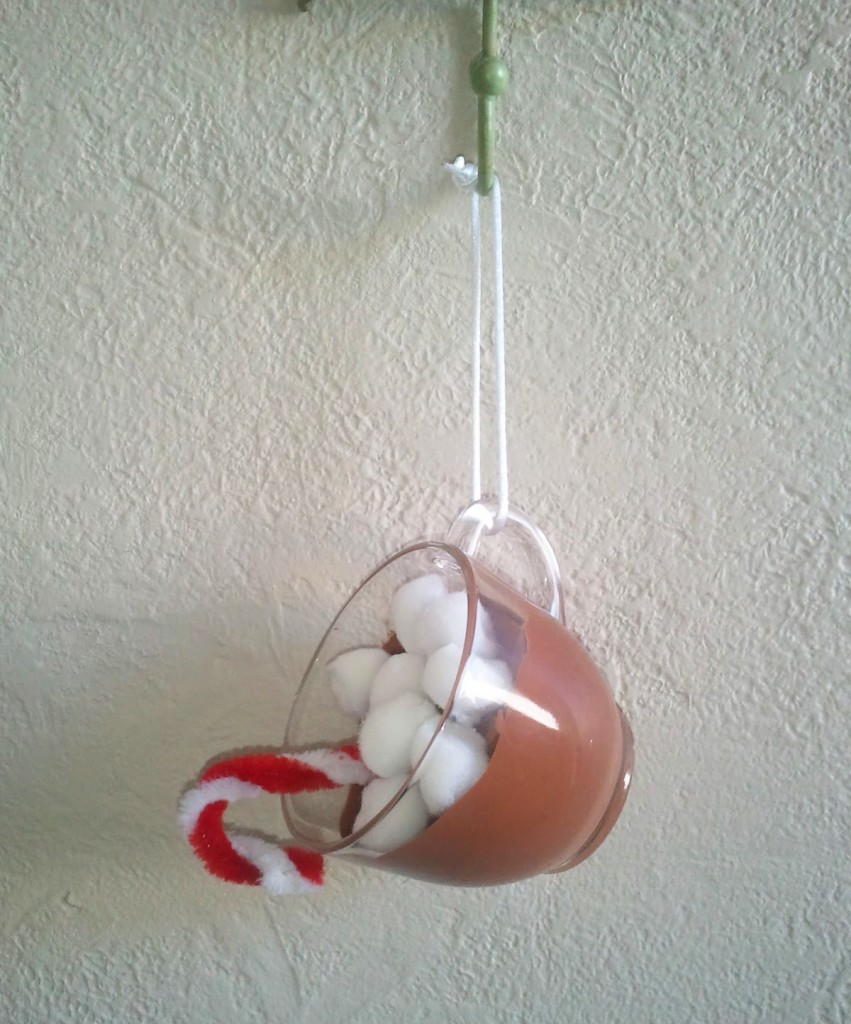 A cup of hot chocolate for your tree!